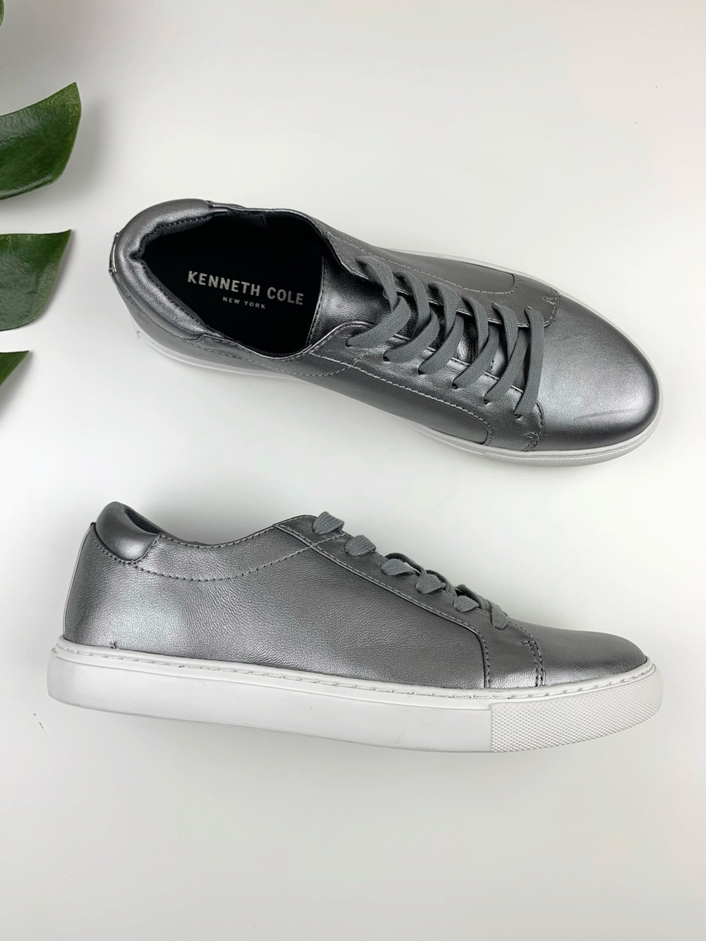 Kenneth Cole Kam Metallic Gray Chrome Sneakers Leather Casual Lace Up Womens 7.5